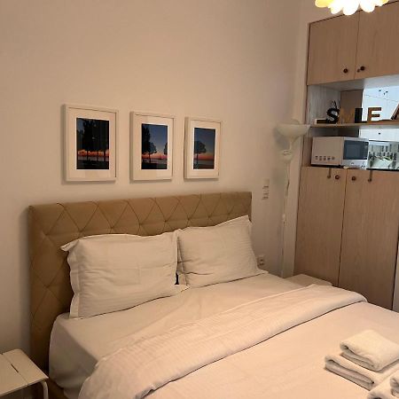 Small Budget Diamond Apartment In Agias Sofias. 테살로니키 외부 사진